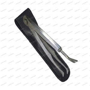 Kit d'outils pour enlever les tiques, pinces hygiéniques nettoyées par ultrasons, résistantes à la rouille, pour enlever les tiques chez les humains, les chiens et les chats, étui en cuir - Product Image 4