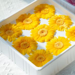 Décoration de mariage à domicile : Fleurs de chrysanthème multicolores longue durée et gerberas éternelles – Vente en gros, approvisionnement en vrac, cadeau - Product Image 1