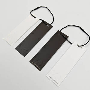 Étiquettes suspendues et étiquettes en papier de luxe personnalisées avec logo en relief, prix d'usine, pour chaussures et vêtements, finition brillante écologique - Product Image 1