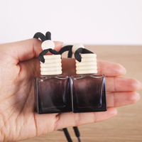 10ML bas prix voiture sortie d'air parfum suspendu pendentif carré verre parfum diffuseur personnalisé voiture parfum désodorisant bouteille