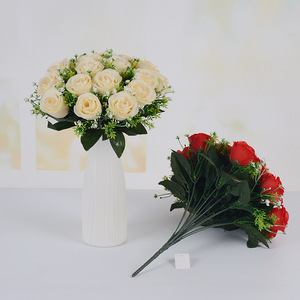 Bouquet de 18 roses artificielles en tissu de soie, décorations pour Noël, remise de diplôme, Pâques, salon, fausses roses - Product Image 2