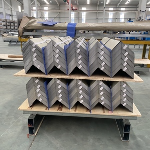 Flashings <span class=keywords><strong>en</strong></span> aluminium et galvanisé de 4 pouces x 4 pouces x 8 pouces - Product Image 1