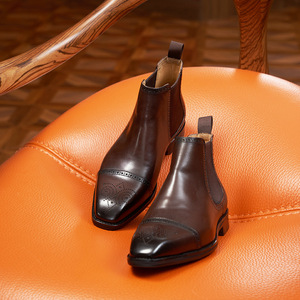 Bottes de neige imperméables à semelle épaisse classiques de haute qualité pour femmes, nouvelles bottes en cuir véritable doublées de polaire pour l'hiver 2025 - Product Image 4