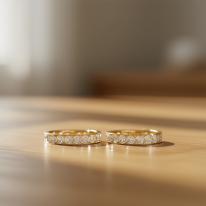 Orecchini a Cerchio Placcati Oro E2573 con Pietre Taglio Brillante Rotondo, Incastonatura a Canale, Gioielli Classici da Donna - Product Image 2