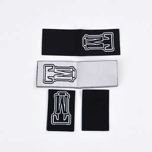 Idéias de novos produtos <span class=keywords><strong>2025</strong></span> Várias marcas tecidas etiqueta principal roupas personalizadas impressas etiquetas tecidas para roupas