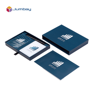 Aangepaste Print Uw Logo Ontwerp Papier 100% Plastic Duurzaam Waterdicht <span class=keywords><strong>2</strong></span> Deck Poker Speelkaarten Spel Met Aangepaste Doos Pen Notebook - Product Image 3