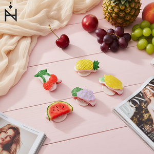 Fermagli per capelli Ziyi Fruit Series da 8 cm in resina con design a cartoni animati per donne e ragazze - Product Image 2