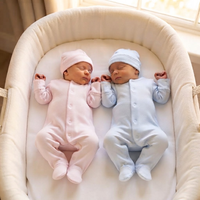 Ensemble layette nouveau-né jumeaux garçon et fille, grenouillères 100 % coton avec chaussons intégrés, bonnets assortis, grenouillères douces rose et bleu pour bébés, collection boutique