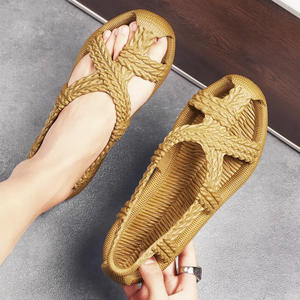 Sandalias abiertas tejidas con correa trasera elástica para hombre, zapatos de playa informales transpirables para verano, calzado antideslizante para exteriores, cómodo para invierno - Product Image 4