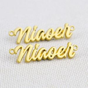 Étiquette métallique en relief 3D sur mesure, découpée au laser, forme ovale, pour vêtements. - Product Image 3