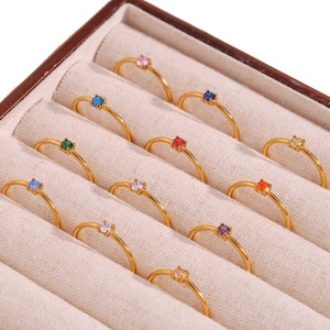 Vente en gros de bagues minimalistes colorées en zircon cubique, bijoux en acier inoxydable plaqué or 18 carats, vente chaude, bagues de petite taille pour femmes - Product Image 1