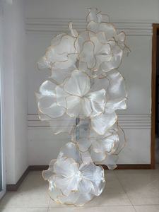 <span class=keywords><strong>Fiori</strong></span> Giganti Personalizzabili in Tulle Plissettato Perlescente con Struttura in Filo Metallico, Perfetti per Matrimoni ed Eventi - Product Image 4