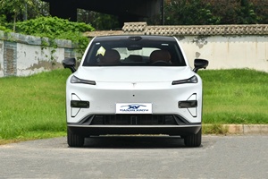 En stock dès maintenant : Deepal S05 2027, SUV 100% électrique 520 km RWD LHD, Vente en gros, Meilleure vente Blanc Clair de Lune pour importateurs mondiaux - Product Image 2