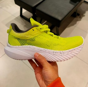 Chaussures Saucony légères et respirantes en mesh pour femmes, baskets athlétiques à semelle épaisse et amortie, antidérapantes, pour l'entraînement, la marche et le sport - Product Image 6