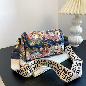 2024 אינסטגרם חם מכירת mater מראה תיק עיצוב קריקטורה תיק דוב צילינדר תיק מצוירת - Product Image 3