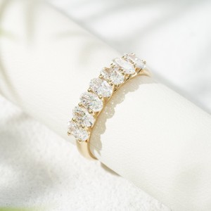 Anello con Diamante Ovale Coltivato in Laboratorio 5*3mm, Fede Eternity in Oro Massiccio 10k, Pronto per la Spedizione - Product Image 1