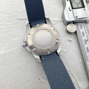 Venta al por mayor de diseño personalizado nuevo estilo de Venta caliente de los hombres de moda de alta calidad relojes de lujo de los hombres mecánicos - Product Image 5