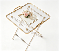 Table d'appoint pliable en acrylique transparent de luxe sur mesure avec bordure dorée et poignée, plateau de service amovible