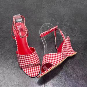 Plataformas con Tiras y Hebilla, Diseño de Punta Abierta, Tacones Altos a Rayas y Cuadros Rojos y Negros, Cómodas, Transpirables, Estilo A-Line, Tendencia de Moda - Product Image 3