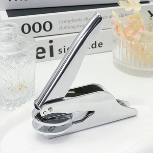 Tampon à estamper personnalisé en métal pour la décoration de mariage et les autocollants d'enveloppes en papier, logo manuel, fabriqué à Hebei - Product Image 3