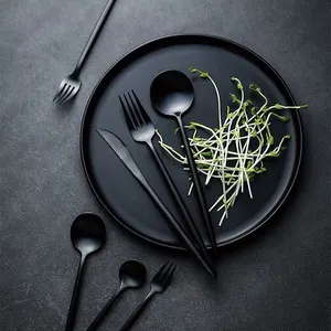 الغذاء الصف الملونة الفولاذ المقاوم للصدأ أطباق مات النهائي أسود مجموعة أدوات المائدة