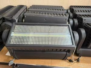 Projecteur stroboscopique <span class=keywords><strong>LED</strong></span> DMX512 RGBW résistant aux chocs et à l'eau S-1000 IP65 d'occasion - Product Image 1