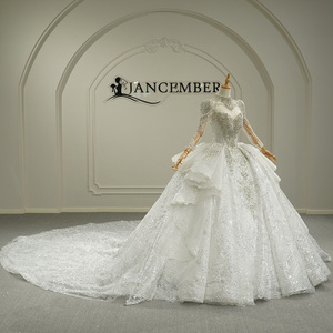 GT26063 Robe de mariée moderne à décolleté cœur, avec appliques, perles et strass, antistatique, longueur ras du sol, coupe princesse, traîne chapelle - Product Image 5