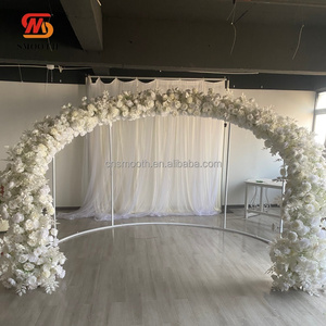 Arco Floreale a <span class=keywords><strong>C</strong></span> Personalizzato con <span class=keywords><strong>Rose</strong></span> Artificiali Bianche per Decorazioni di Palchi Nuziali - Product Image 3