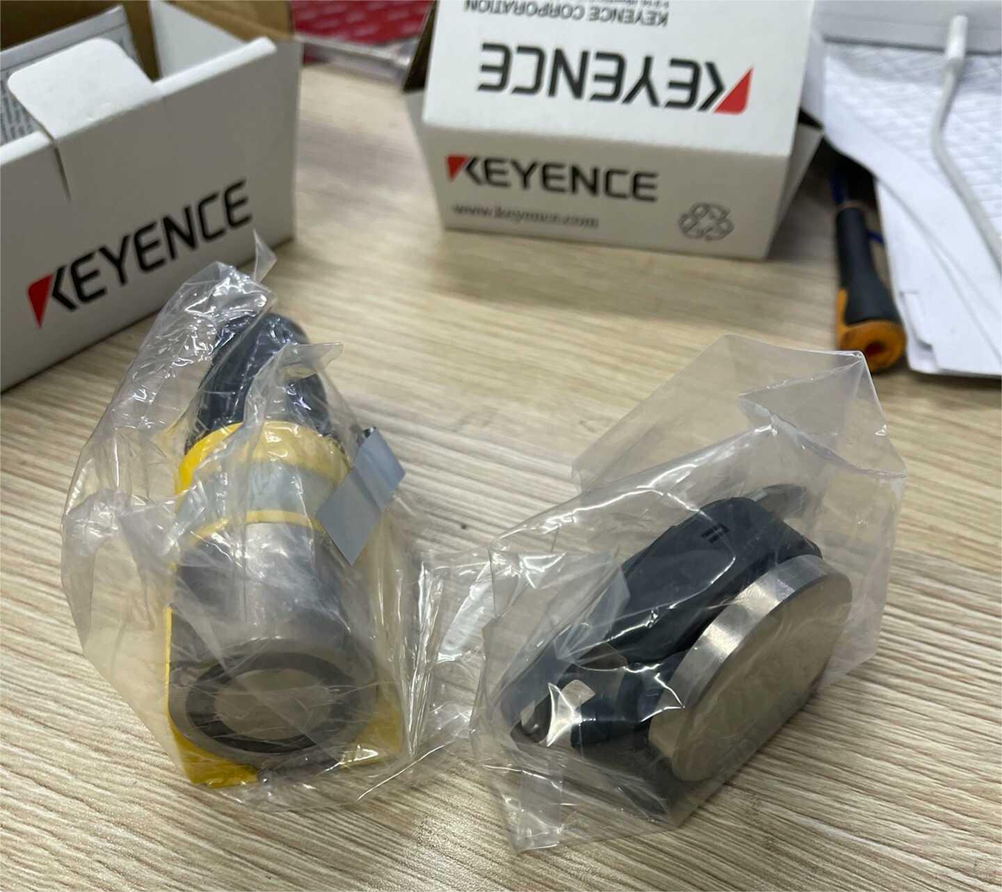お買い得価格 KEYENCE GS-M51P セーフティインターロックスイッチ 保持