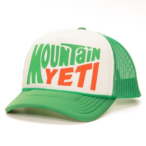 Gorras Trucker Personalizadas de Espuma de 5 Paneles con Logotipo Impreso en Verde y Malla Trasera - Product Image 1