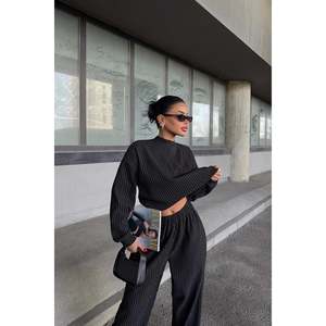 Ensemble de costume noir Albinia pour femmes - Product Image 5