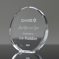 Trophée en cristal trapézoïdal 3D avec gravure personnalisée - Une reconnaissance élégante pour les réalisations professionnelles