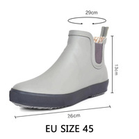Bottes de pluie Chelsea unisexes élégantes à coupe basse pour couples, en caoutchouc imperméable, légères, recyclables, antidérapantes, pour l'automne, OEM/ODM
