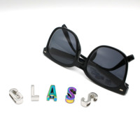 Petites lettres 3D en alliage de métal, timbres de l'alphabet, perles, lettre, étiquette, canal pour sacs en cuir, sacs à main, ceinture, chaîne, décor, breloques en métal