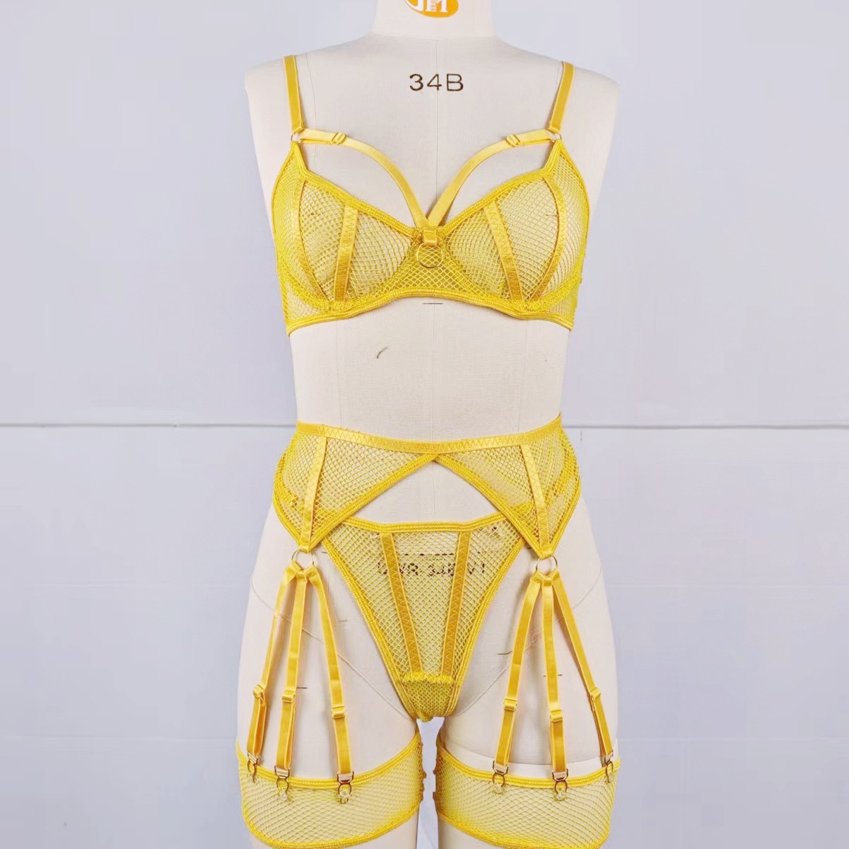 สีเหลือง