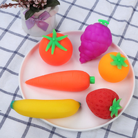 XTQ Factory Outlet Anti-Stress Fidget Toys Strawberry TPR Squishy Anti-Stress Balls pour l'âge de 5 à 7 ans Matériau plastique promotionnel