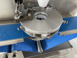 สายการผลิต <span class=keywords><strong>Daifuku</strong></span> ที่มีประสิทธิภาพสูงสายการผลิตขนมขบเคี้ยวอุปกรณ์ Encrusting อาหารสำหรับการค้า - Product Image 3