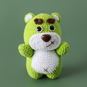 Porte-clés en forme d'ours fraise en crochet en polyester fait à la main, avec sept humeurs différentes, fini - Product Image 3