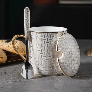 Tasse à café en porcelaine, de style européen, en céramique, avec couvercle et cuillère