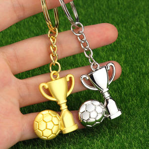 Porte-clés trophée de football en alliage métallique avec logo personnalisé pour cadeaux promotionnels, pendentif en alliage de zinc, souvenir pour événements et festivals - Product Image 3