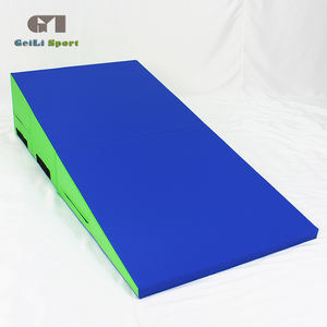 Tapis inclinable pliable et polyvalent pour l'entraînement sportif professionnel - Product Image 4