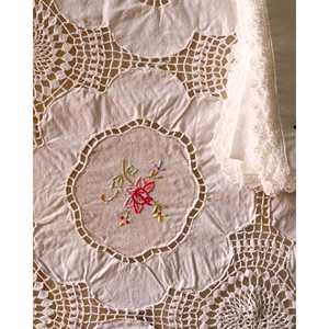 Mantel de Lino a Rayas Mirellas con Inserciones de Crochet, 12 Servilletas para Comedor, Diseño Rectangular Bordado para Hoteles - Product Image 4