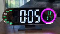 Réveil de table numérique à LED avec affichage de la date, de la semaine et de la température.