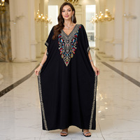 Robe longue Kaftan Baishiwei 2026 respirante grande taille à manches courtes avec motif floral brodé, col en V, cache-maillot de plage pour femme