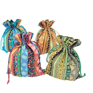 Pochette en coton recyclable de style ethnique 15x20CM, sac cadeau à cordon avec motif imprimé pour sac à main, chaussures, bougies, emballage cosmétique - Product Image 1