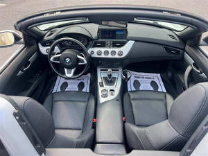 รถยนต์ปี 2013 รุ่น Z4 SDrive28i เปิดประทุน 2 ประตู ขับเคลื่อนสี่ล้อ เบาะหนัง กล้องมองหลัง พวงมาลัยซ้าย ไฟหน้า LED จอสัมผัส หลังคาซันรูฟ 5 ที่นั่ง - Product Image 6