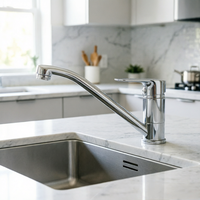 Robinet de cuisine moderne monotrou à levier unique en alliage de zinc chromé avec cartouche céramique, idéal pour hôtels et appartements