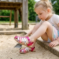 Sandalias Planas de Princesa para Niñas, Estilo Gladiador, Antideslizantes, Transpirables, Casuales, para Playa y Fiesta, ARIACA, Logotipo Personalizado, MOQ Bajo