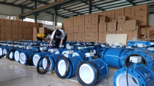 Tùy chỉnh thép không gỉ chia loại cảm biến lưu lượng cấp thực phẩm từ LCD điện từ lưu lượng kế nước đo lưu lượng OEM - Product Image 6