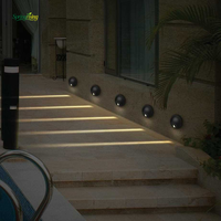 Lumière d'escalier LED en alliage d'aluminium à montage en surface 3004ST - Étanche 2700K Blanc chaud doux Garantie de 3 ans pour les escaliers extérieurs et les jardins